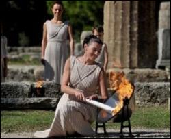 В Греции засиял олимпийский огонь Ванкувера