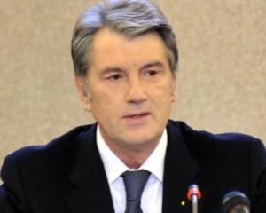 Ющенко наказав Тимошенко, як діяти в умовах епідемії грипу