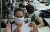 В Черновцах шьют повязки из стратегической марли (ФОТО)