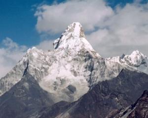 Кабинет министров Непала проведет заседание на Эвересте