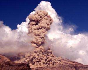 Вулкан на Камчатці розкидав попіл на 130 км