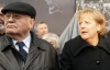 Горбачев с Меркель будут разрушать Берлинскую стену (ФОТО)
