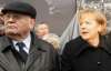 Горбачев с Меркель будут разрушать Берлинскую стену (ФОТО)