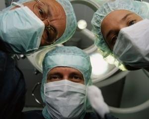 Люди в медицинских масках украли $350 тысяч