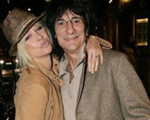 В $11 млн обошлась гитаристу The Rolling Stones измена жене