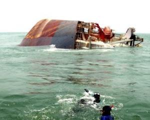 В Україну повернулися моряки, які врятувалися з затонулого судна