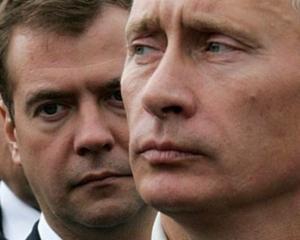 Путин дает говорить Медведеву, чтобы не подвергаться критике - Le Figaro