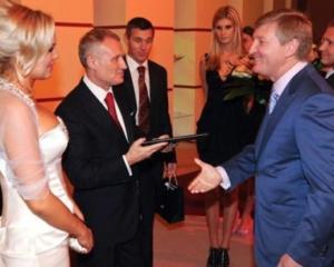 Ахметов запропонував Суркісу $1,5 млн за всі квитки на матч з греками