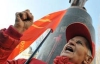 Милиция задержала мужчин, которые облили краской памятник Ленину