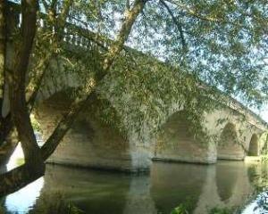 Мост через Темзу продали с аукциона