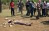 Сомалийцев закопали по шею и забили камнями за измену 