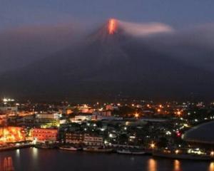 На Філіппінах 50 тисяч жителів евакуйовані через виверження вулкану