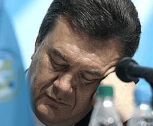 Януковичу во Львове хотели подарить лоток яиц
