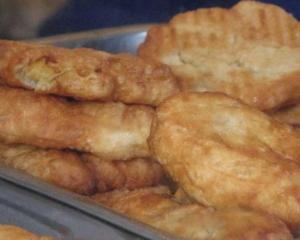 Четверо чоловіків отруїлися біляшами