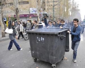 В Иране погибшие в столкновениях между демонстрантами и полицией