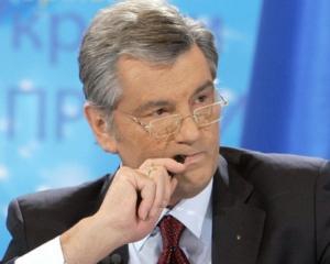 Ющенко предлагает избирать не партийные вывески, а конкретных людей