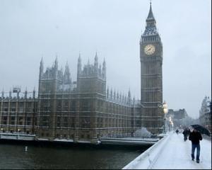 Снігопади паралізували Велику Британію