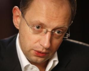 Жена Яценюка в день выборов не будет отходить от него ни на шаг