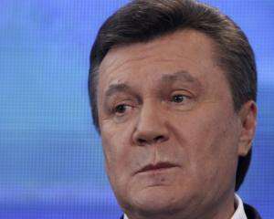 Сторонники Януковича с раннего утра мерзнут под ЦИКом