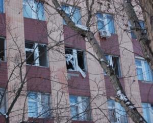 Под завалами в луганской больнице осталось 19 человек 