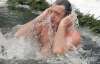Ющенко традиційно пішов купатись на Водохреща (ФОТО)