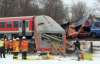 В Німеччині 14 людей поранено при зіткненні потягу з вантажівкою (ФОТО)