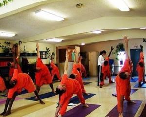 В индийских тюрьмах появились курсы йоги