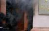 Забитая гвоздями киевская мэрия утонула в черном дыме (ФОТО)