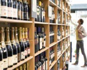 Кабмін підвищив ціну на алкогольні напої