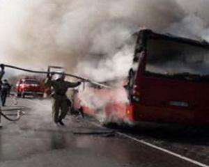 Под Харьковом загорелся автобус с пассажирами