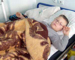 В Киеве 8-летний ребенок возле школы упал в люк с кипятком 