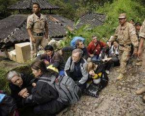 Сотни туристов спасли из города инков