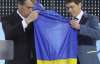Ющенко подарил олимпийцам украинский флаг (ФОТО)