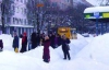 Маршрутку из снега вытолкнули пассажиры