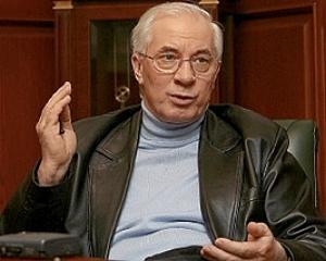 Азаров каже, що після Тимошенко залишився "нуль"
