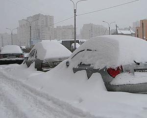 Під Полтавою 150 автівок застрягли у снігових заметах
