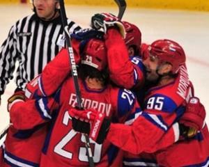 Хоккейные сборные Канады и России забили своим соперникам по восемь шайб