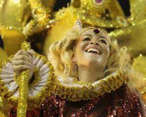 Студентка, яку  вигнали з університету за міні-спідницю, стала зіркою бразильського карнавалу