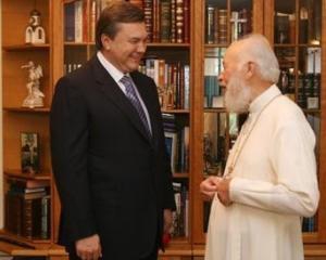 Митрополит Володимир благословив Януковича на президенство