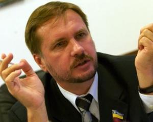 Ахметов ненавидит Азарова и не влияет на Януковича - Черновол