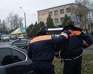 П&quot;яні &amp;quot;даішники&amp;quot; побили водія і його машину на Львівщині