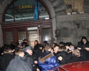 У Черновецького просять не втягувати мерію у конфлікт навколо "Сяйва"