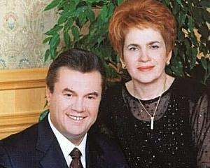 Янукович урезал себе зарплату, а его жена станет настоящей леди