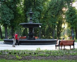 В киевских парках установят антивандальные таблички