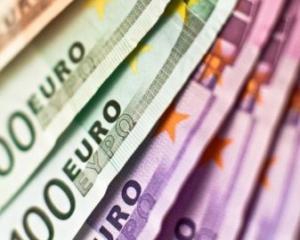 Евро потеряло на межбанке семь копеек