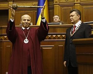 Янукович взялся за суды