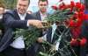 Янукович поблагодарил женщин за терпеливость