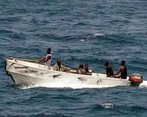 Сомалийские пираты открыли огонь по судну с российским экипажем