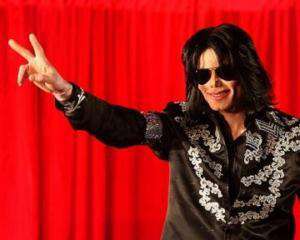 Смертельный шприц Майкла Джексона продадут за $5 млн