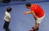 Владимир Кличко вышел на ринг с маленьким мальчиком (ФОТО)